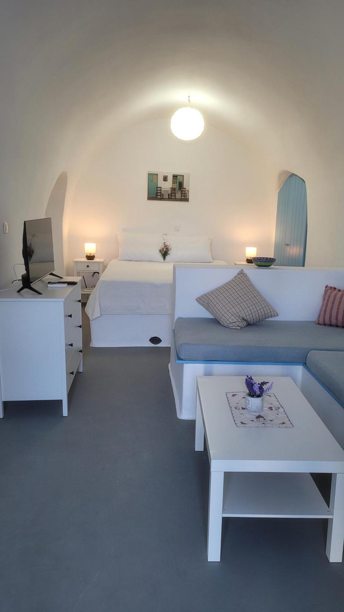 Appartement Kamaraki Grande Aroniadika à Kýthira Extérieur photo