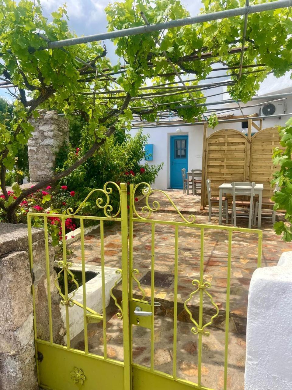 Appartement Kamaraki Grande Aroniadika à Kýthira Extérieur photo